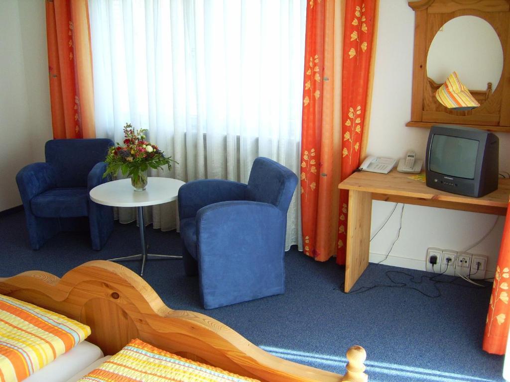 Hotel Gasthaus Hirsch Baden-Baden Zimmer foto